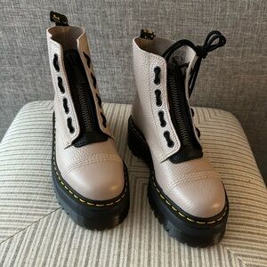 Dr. Martens Sinclair Boot